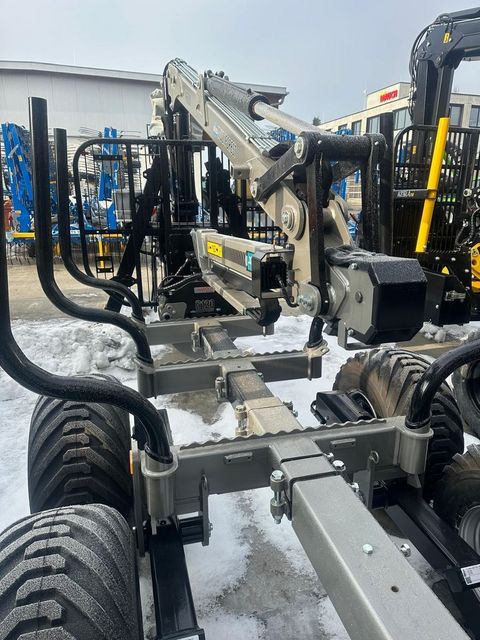 [3379-6534989-2.jpg]