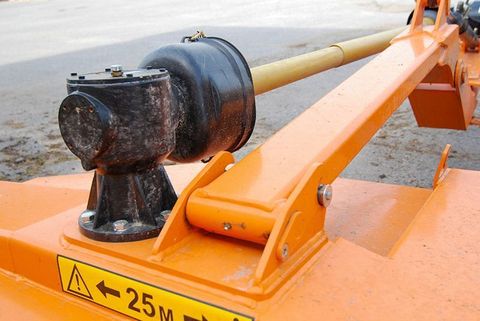 [3379-6535077-2.jpg]