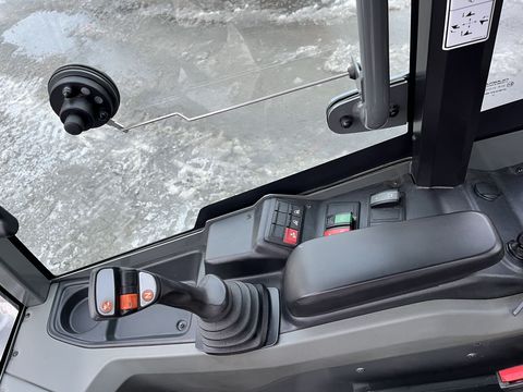 [3379-6614735-19.jpg]