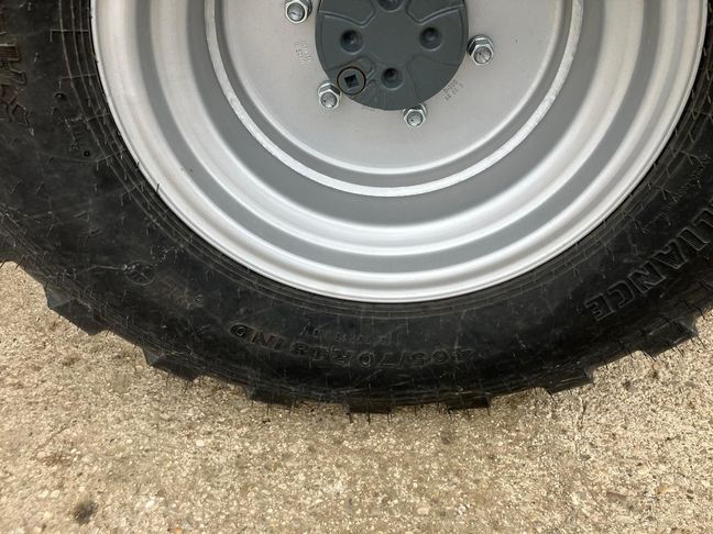 [3379-6634069-0_1.jpg]