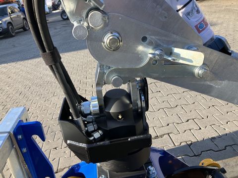 [3379-6642208-13.jpg]