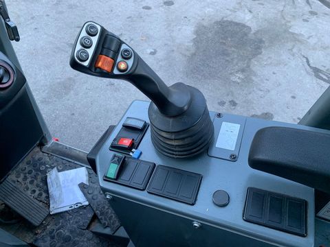 [3379-6645540-9.jpg]