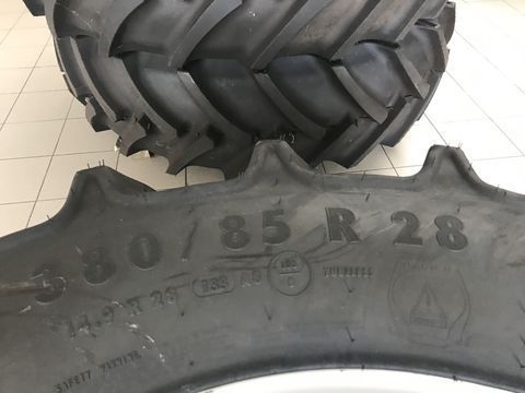 [3379-6667658-9.jpg]