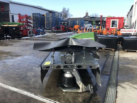 [3379-6671132-7.jpg]