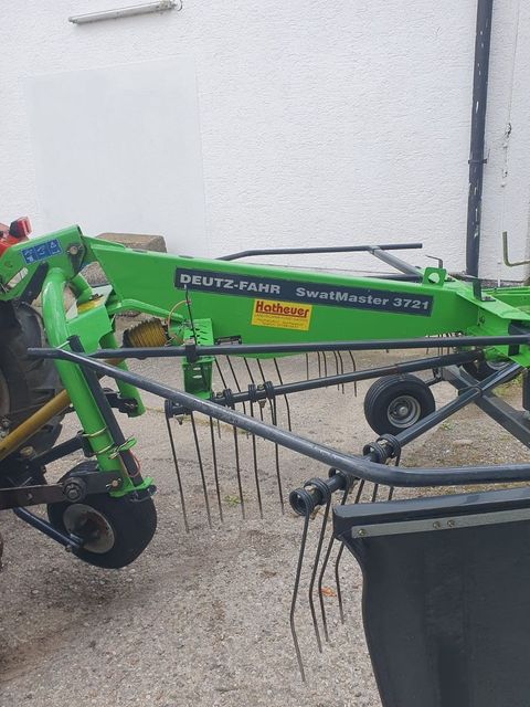 [3379-6682357-3.jpg]