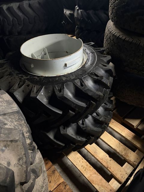 [3379-6682376-1.jpg]