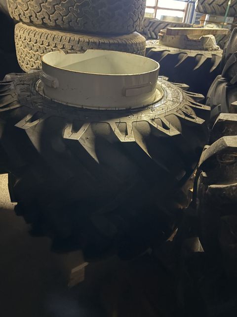 [3379-6682376-4.jpg]