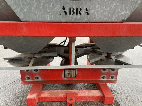 [3379-6746156-4.jpg]