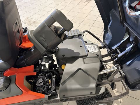 [3379-6746230-12.jpg]