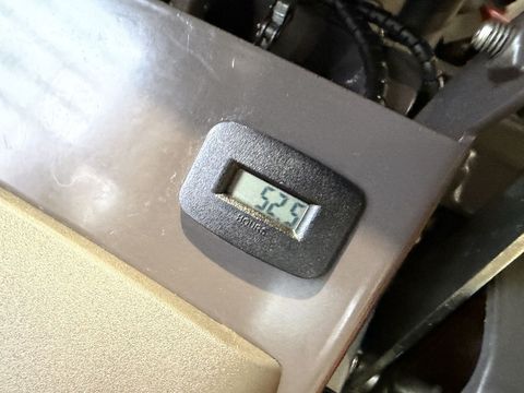 [3379-6746230-9.jpg]