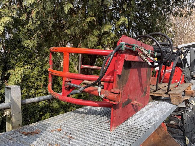 [3379-6773369-0_1.jpg]