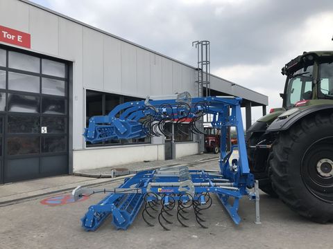 [3379-6883555-0.jpg]