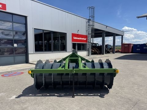 [3379-7194688-1.jpg]