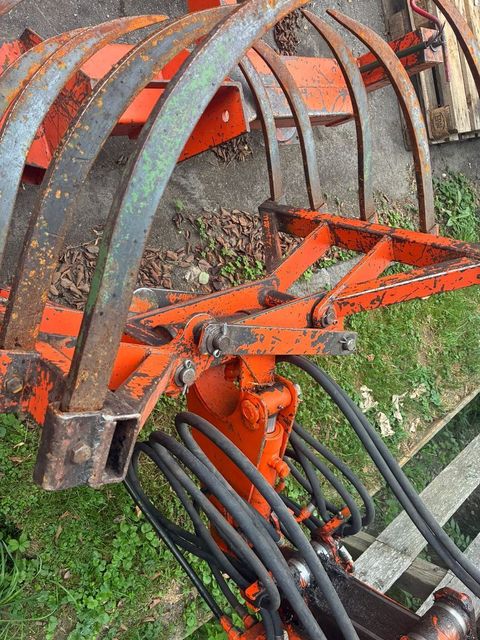 [3379-7482652-9.jpg]