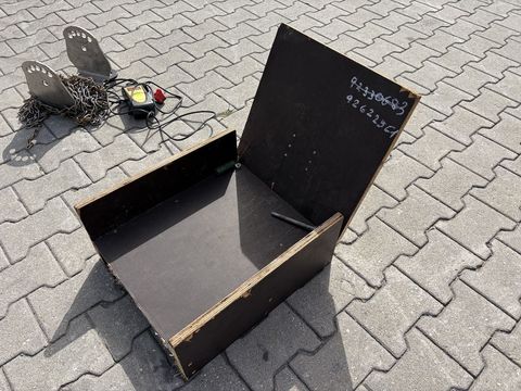 [3379-7487933-10.jpg]