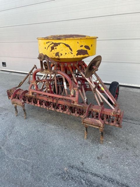 [3383-2827288-0.jpg]