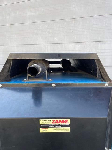 [3383-3449292-16.jpg]