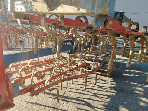 [3383-4586614-13.jpg]