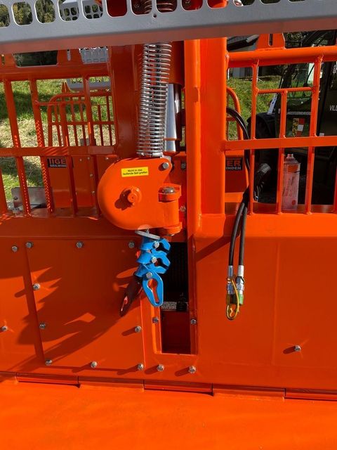 [3383-6293759-11.jpg]