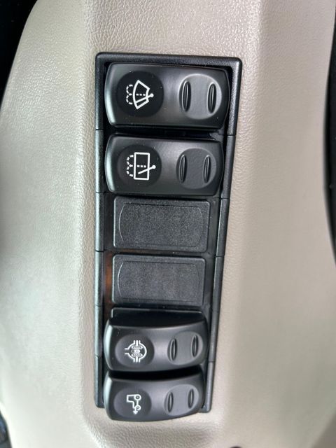 [3383-6430419-3.jpg]