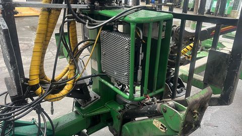 [3383-6526028-27.jpg]