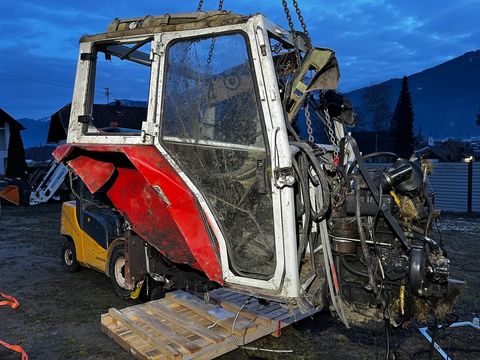 [3383-6753392-16.jpg]