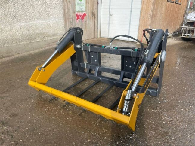 [3471-6725498-0_1.jpg]