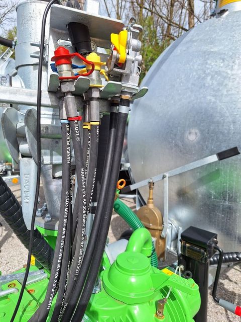 [3489-4176862-10.jpg]