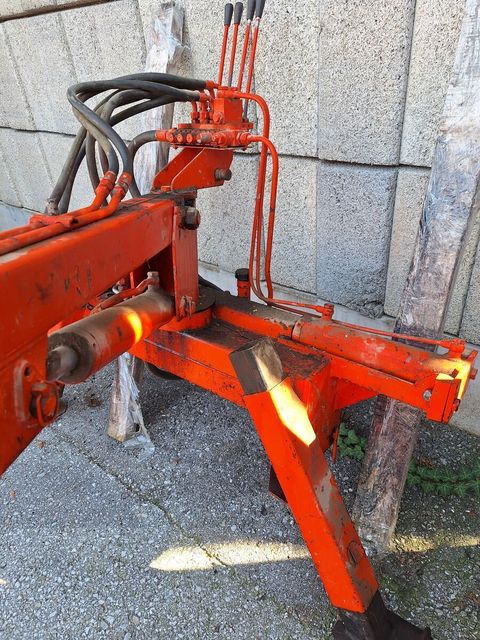 [3489-4543468-3.jpg]