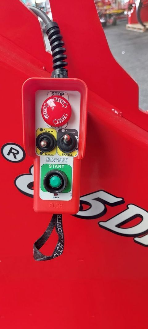 [3489-5969871-6.jpg]