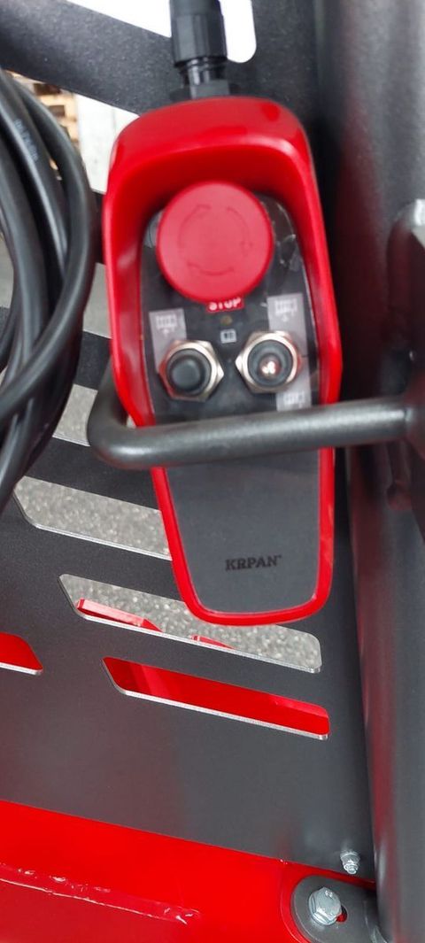 [3489-5969906-4.jpg]