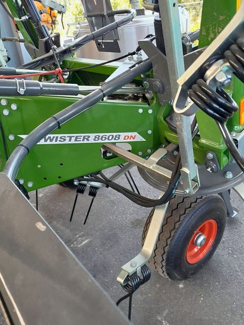 [3489-5982249-1.jpg]