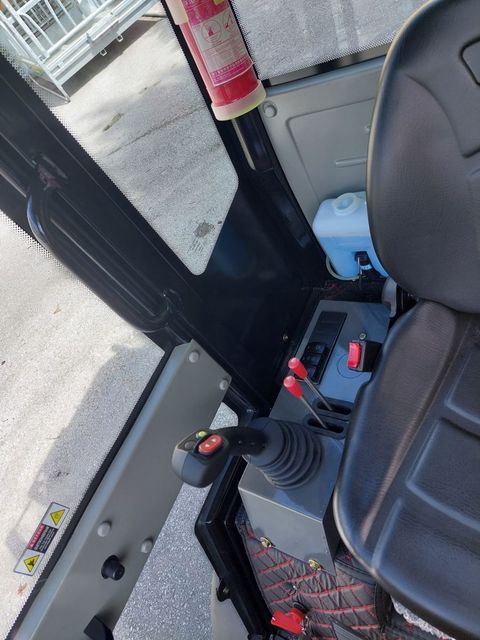 [3489-6006530-5.jpg]