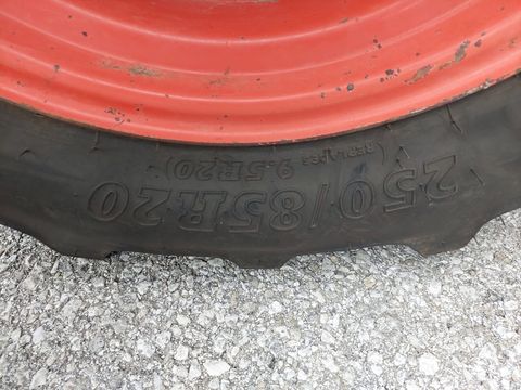 [3489-6087668-9.jpg]