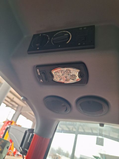 [3489-6681903-8.jpg]