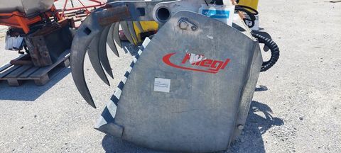 [3489-6686676-5.jpg]