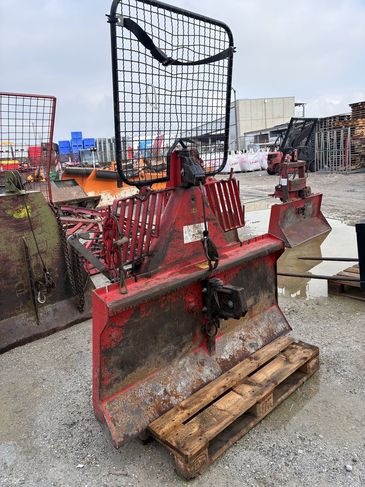 [3489-6933643-0_1.jpg]