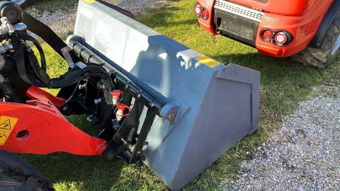 [3508-4064371-2.jpg]