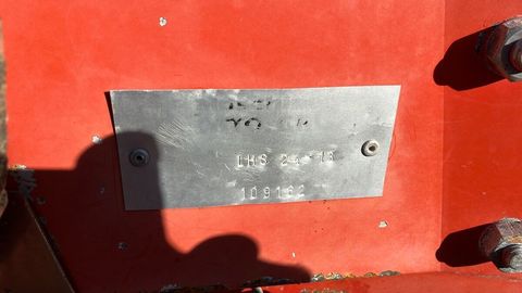 [3508-4067419-10.jpg]
