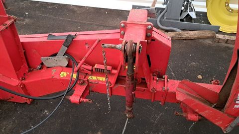 [3508-4071223-8.jpg]
