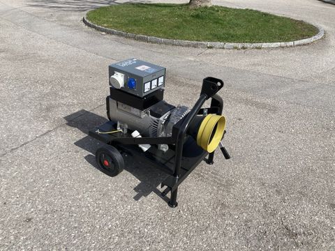 [3508-4233998-0.jpg]