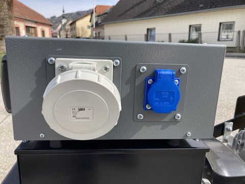 [3508-4233998-7.jpg]