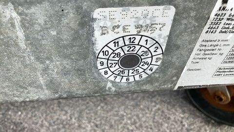 [3508-4315504-11.jpg]