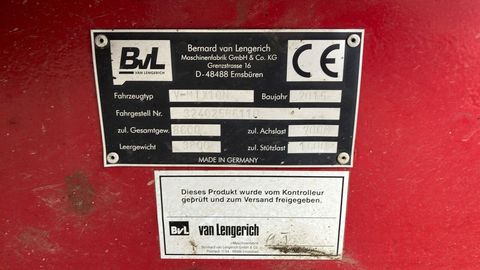 [3508-4389345-11.jpg]