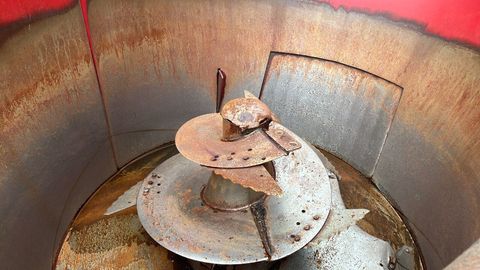 [3508-4389345-9.jpg]