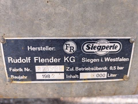 [3508-4438139-10.jpg]