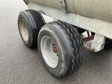 [3508-4438139-26.jpg]