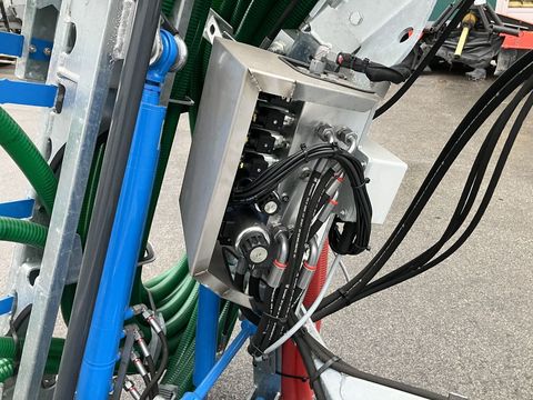 [3508-5440318-10.jpg]