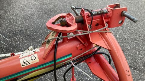 [3508-5623974-9.jpg]