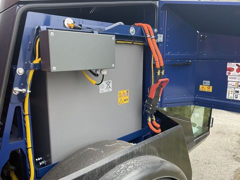 [3508-6506576-28.jpg]